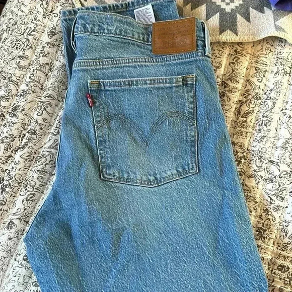 Levi’s Wedgie Medium Wash Size 32 - Picture 11 of 11